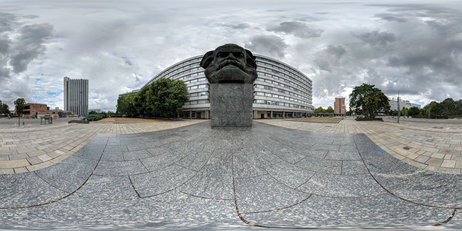 Karl Marx Monument („Nischel“)